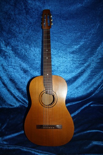 Bellissima vecchia chitarra