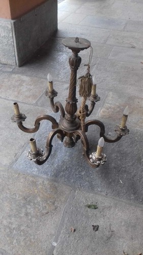 Vecchio lampadario legno - vecchio,