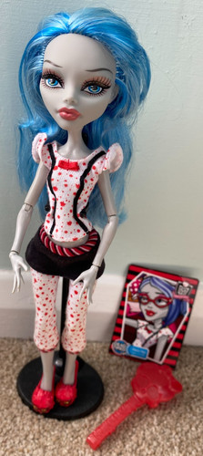 Monster high dead - dead, tired