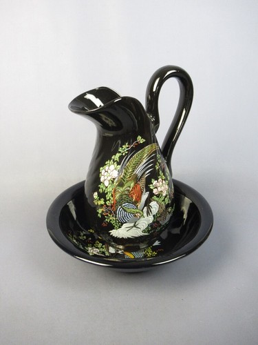 Vintage brocca con piatto neri - vintage,