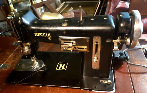 Antique necchi sewing - bu,