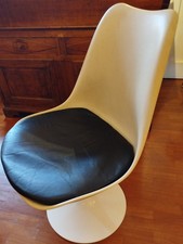 SEDIA TULIP di Saarinen