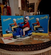 SCHUCO LIMITED EDITION 1500 - SCOOTER CHARLY - Modellino Rosso - #A97#