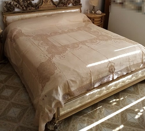 Copriletto matrimoniale - , in