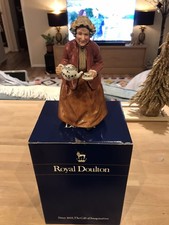 Royal Doulton HN 2255 Teatime