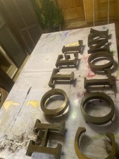 Lettera H Ex Insegna In Ottone