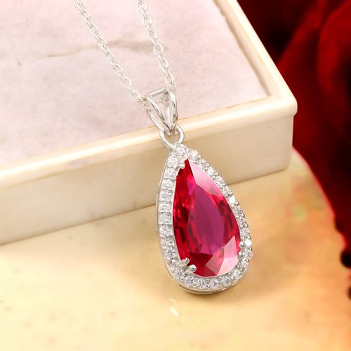 Collana con ciondolo - con, in