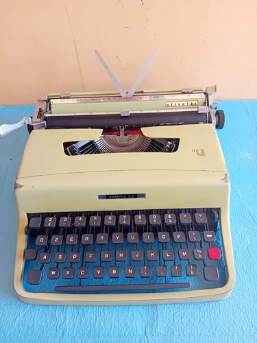 Macchina scrivere olivetti - da,