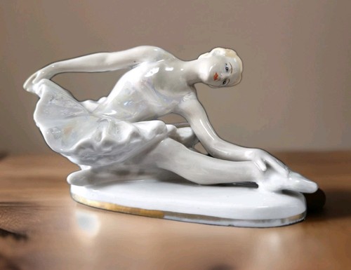 Rarissima statuina porcellana