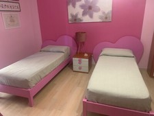 letto singolo rosa 80x190. Testata a forma di cuore, condizioni più che buone.