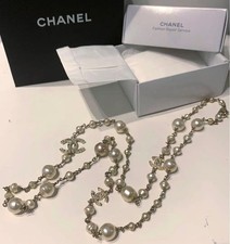 Collana lunga Chanel marchio