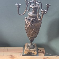 Antico candelabro in marmo