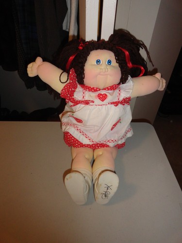 Bambola bambina 1984 scultura