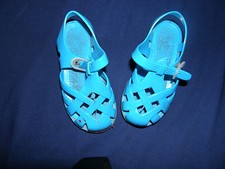 Scarpe per rocce n. 22 23  celesti e rosse in plastica