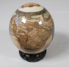 Uovo di struzzo decorativo