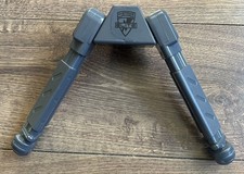 Attacco accessorio bipiede