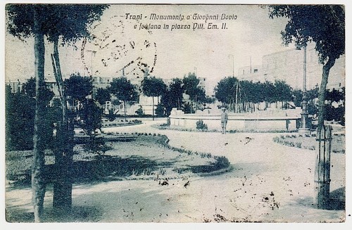 Trani monumento a - bt,