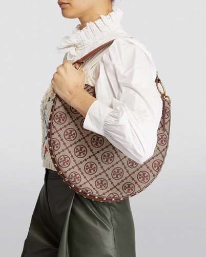 Borsa mezzaluna con borchie - a,