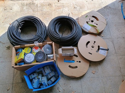 Materiale elettrico stock - elettrico,