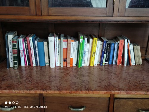 Lotto stock blocco libri - stock,