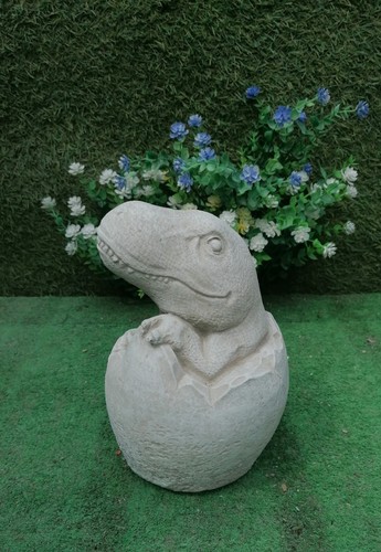 Statua uovo dinosauro