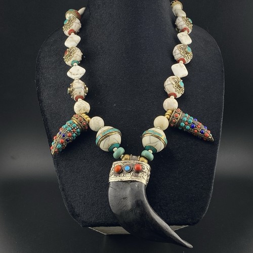 Vecchia collana tibetana