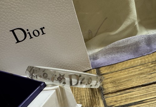Authentic chistian dior light - chistian,