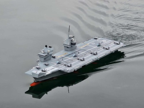Portaerei hms queen elizabeth - queen,