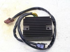 REGOLATORE DI TENSIONE