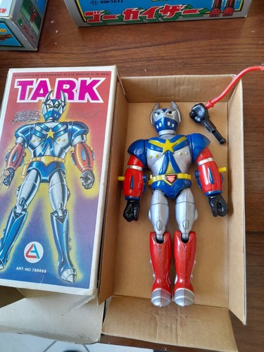 Tark robot diecast - robot,