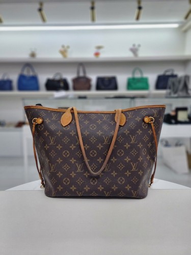Louis vuitton monogram - louis,