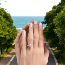 Anello di fidanzamento in oro