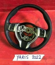 VOLANTE STERZO IN PELLE CON COMANDI RADIO TOYOTA YARIS 3 XP130 2011 2012 2013