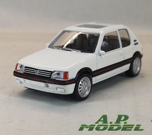 Peugeot 205 gti modellini - 205,