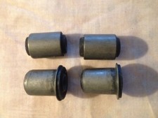 JEU DE 4 SILENTS BLOC DE