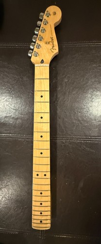 Fender standard stratocaster - fender,
