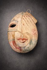 Maschera etnica in legno