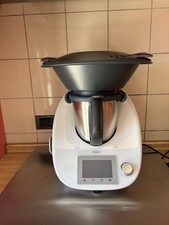 Bimby TM 5 bianco in ottime condizioni con tutti gli accessori. con cook-key.