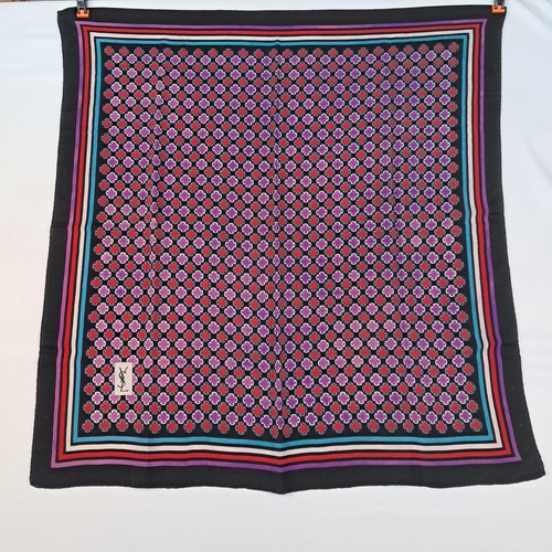Foulard yves saint laurent - yves,