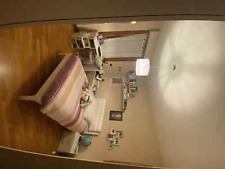  Vendo camera da letto con armadio a 2 ante scorrevoli, cassettiera, comodino 