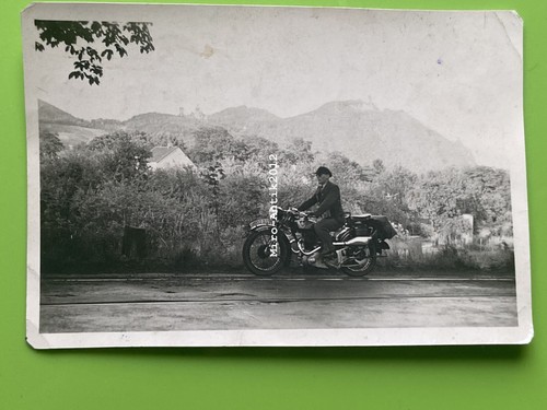 Foto uomo moto ruota auto - e,
