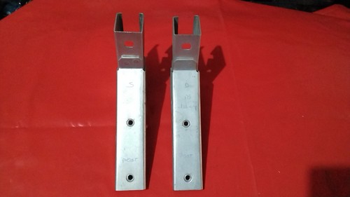 Coppia staffe paraurti - staffe, dx