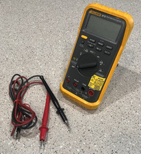 Pacchetto multimetro digitale portatile Fluke 87-V 87V con cavi e custodia ammortizzatore