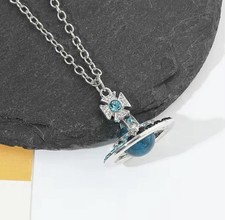 Collana con ciondolo sfera di