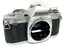 Canon AV-1 SLR con fotocamera