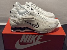 Nike Shox R4. Bianco/crema