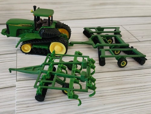 Ertl john deere 9320t - john,