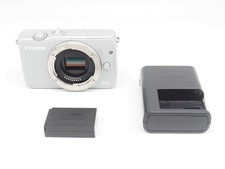 Corpo fotocamera digitale mirrorless Canon EOS M10 grigio 18,0 MP con batteri...