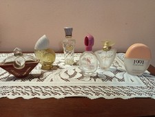 Bottiglie di profumo vuote da