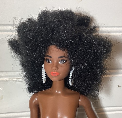 Barbie bambola afroamericana